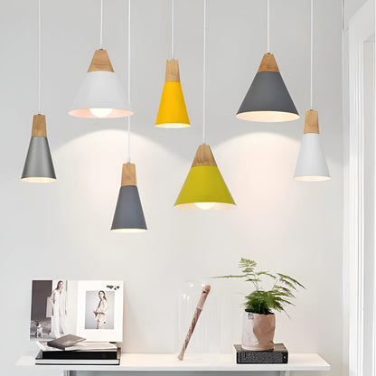 Trelampe i Ekte Tre – Naturlig og Varm Belysning | Perfekt for Koselig Innredning - Lysarmaturer for tak