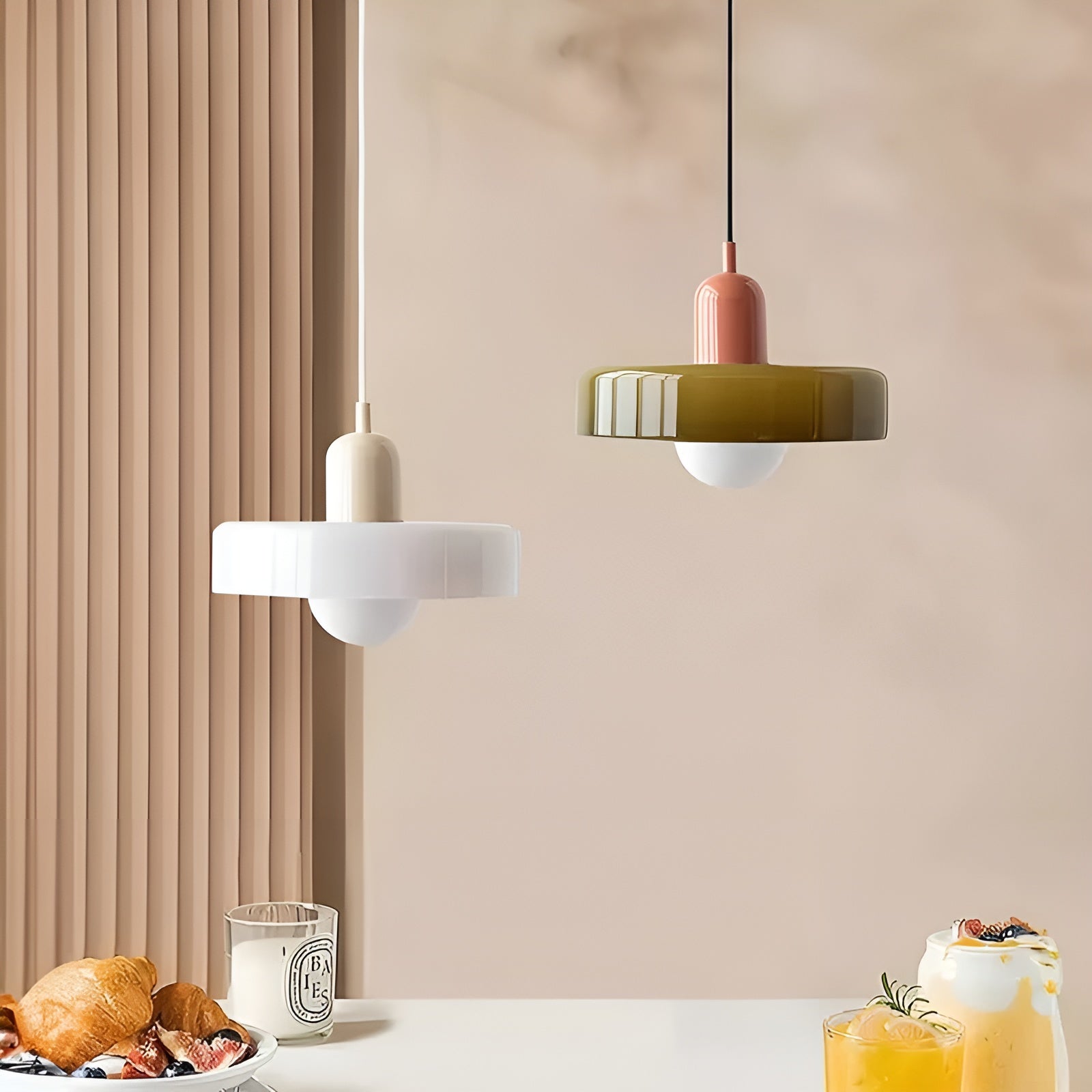 Bilde av Lysfjord Glasspendel – Moderne Eleganse i Tidløst Design fra Velisse