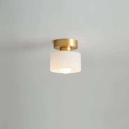 Bauhaus moderne takspot med elegant design og gullfinish – vinkel 5