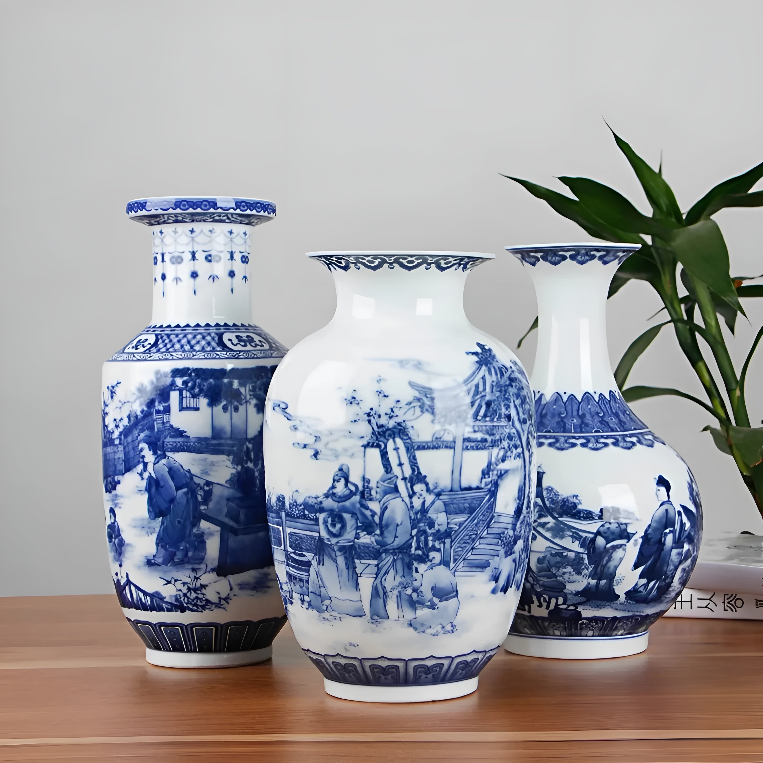 Klassische blau-weiße Keramikvase im China-Stil – Antikes Design für stilvolle Wohnakzente