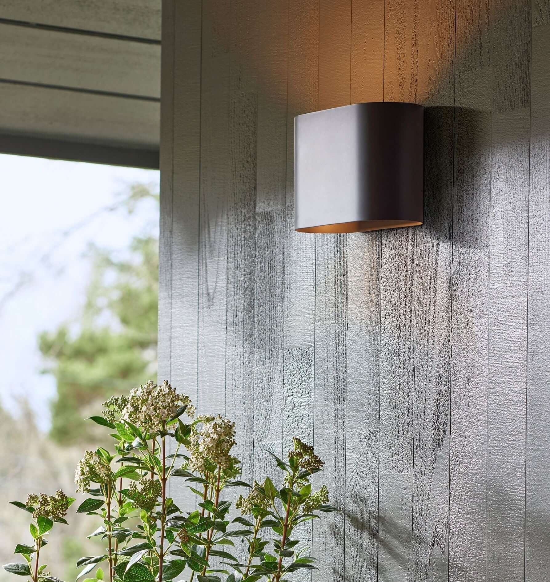 Kivra - Vegglampe Med Buet Design
