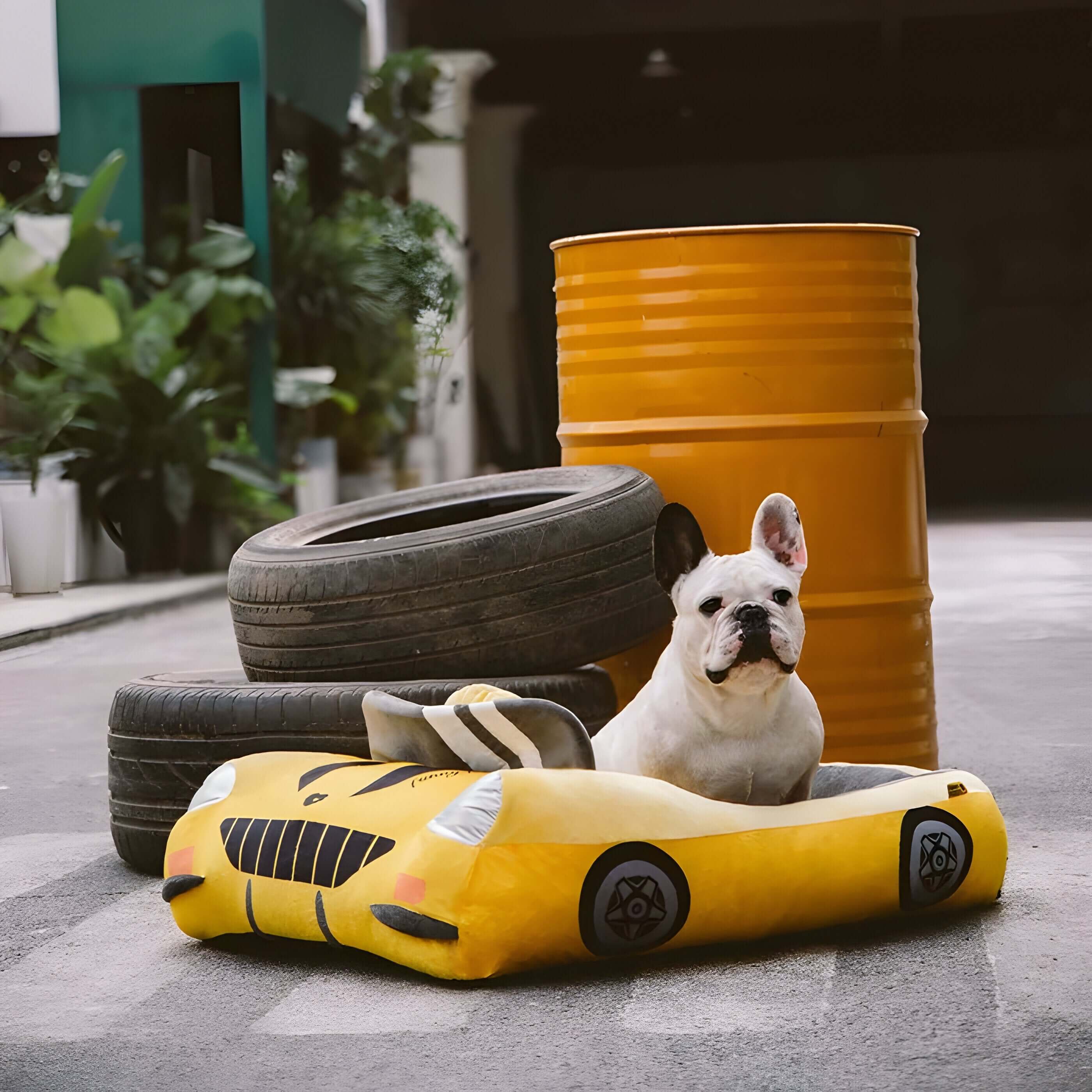 Syrla – Kjeledyrseng I Bilform