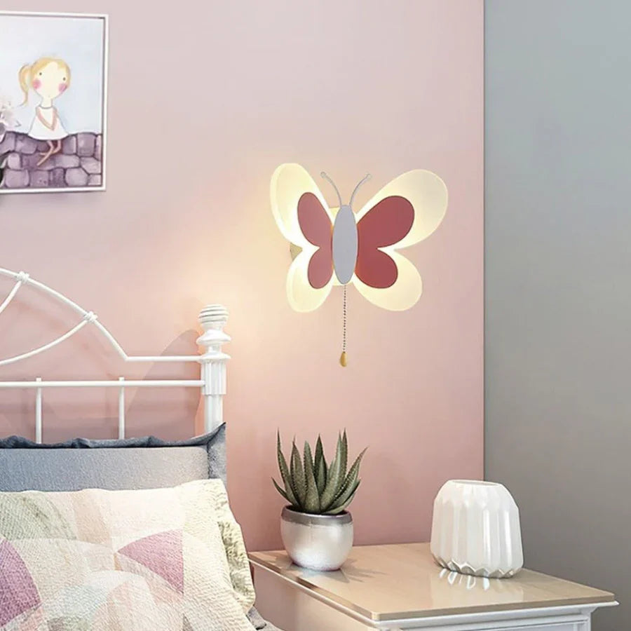 LED Vegglampe med Sommerfuglmotiv – Dekorativ og Stemningsfull Belysning | Perfekt for Stue og Soverom