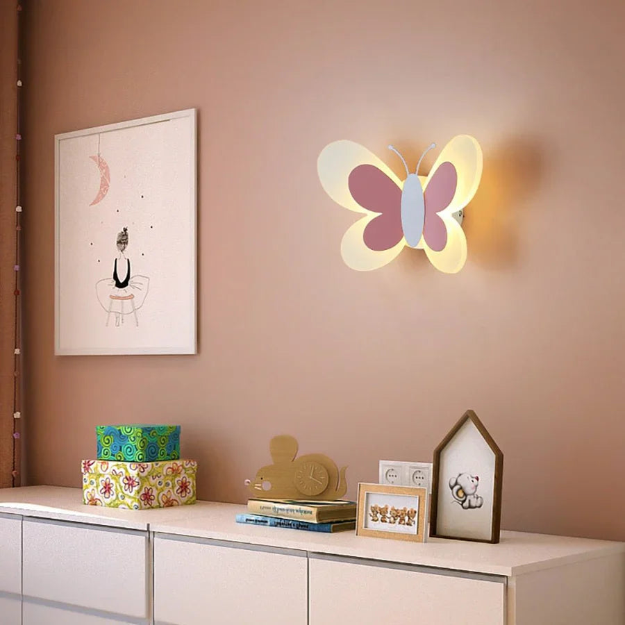 LED Vegglampe med Sommerfuglmotiv – Dekorativ og Stemningsfull Belysning | Perfekt for Stue og Soverom