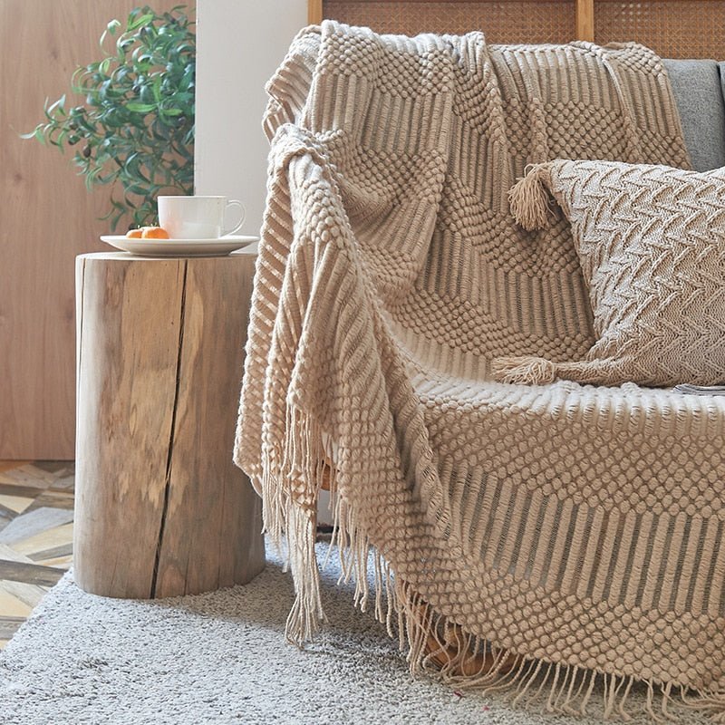 Pledd med skandinavisk design i brun