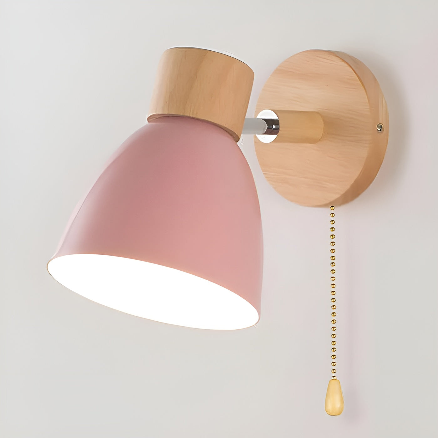 Vegglampe i Tre – Varmt og Koselig Lys | Perfekt for Stue og Soverom