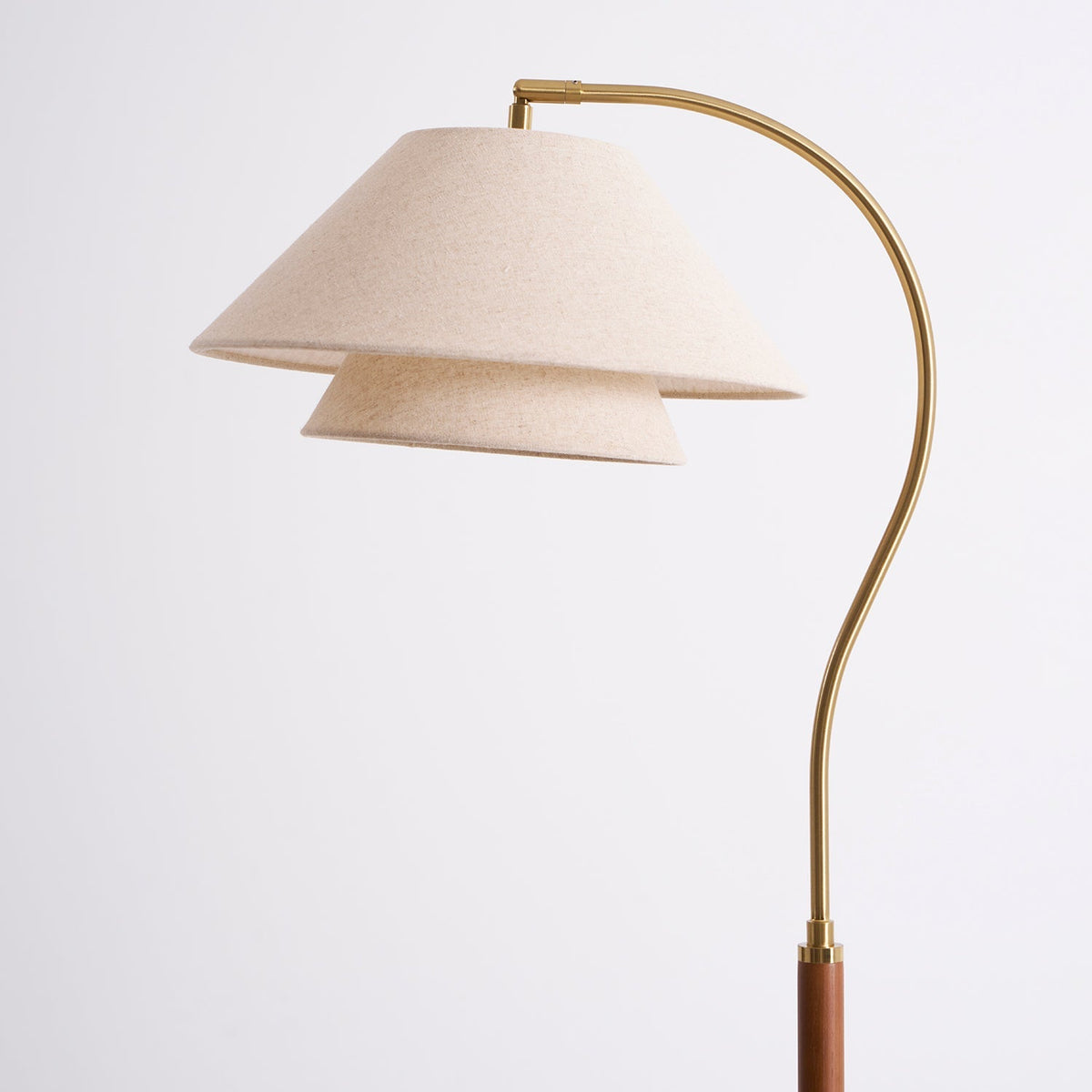 Detalj av EU-støpsel tilhørende gulvlampe