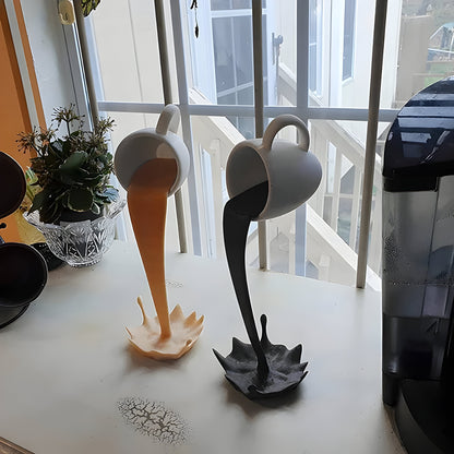 Drakna – Dekorativ Kaffekopp Skulptur I Flytende Design