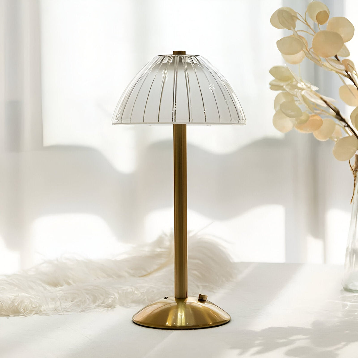 Vintage bordlampe i tre ulike farger