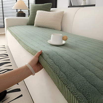 Myk Sofaoverkast i Plysj – Varmt og Sklisikkert | Perfekt for Vinter og Vinduskarm