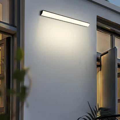 Utendørs LED-vegglampe 120 cm montert på fasade