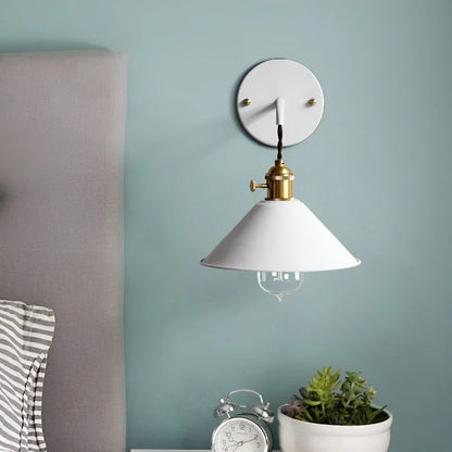 Vintage Metallvegglampe – Retro Design for Stuer og Ganger