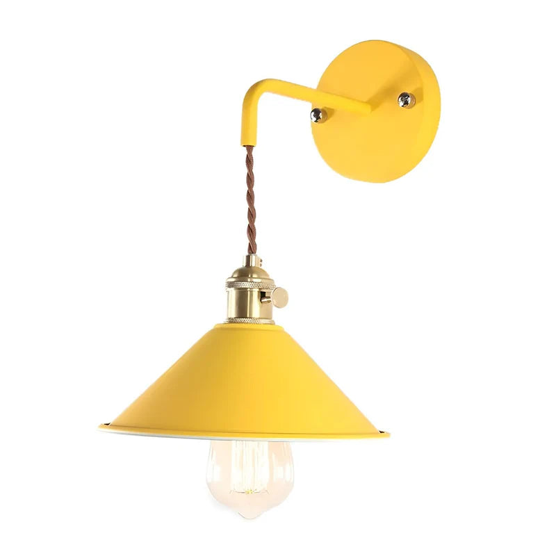 Vintage Metallvegglampe – Retro Design for Stuer og Ganger