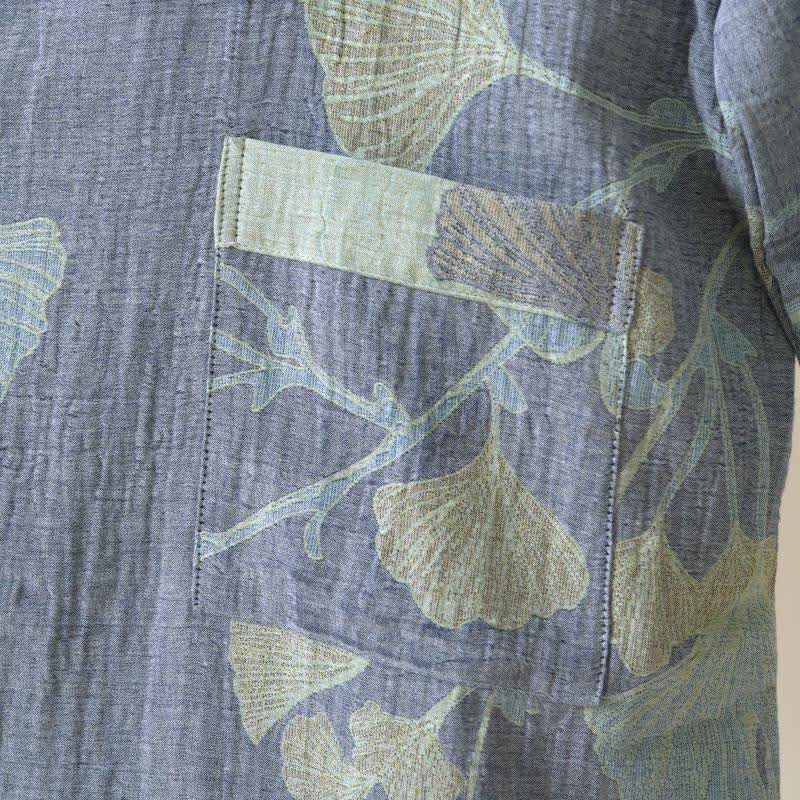 Kimono badekåpe for damer, nærbilde av ginkgomotiv