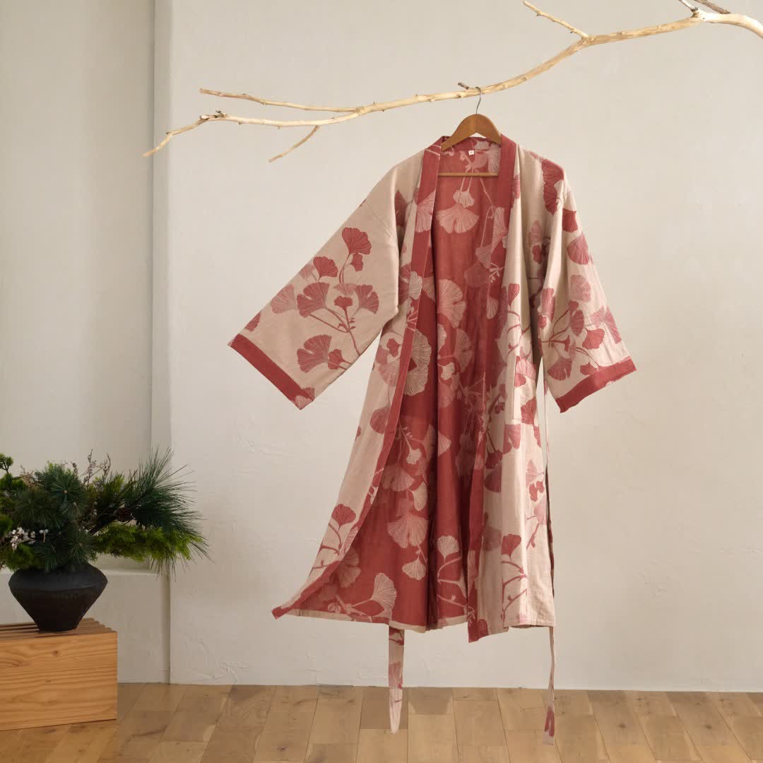Detalj av erme og belte på kimono-badekåpen