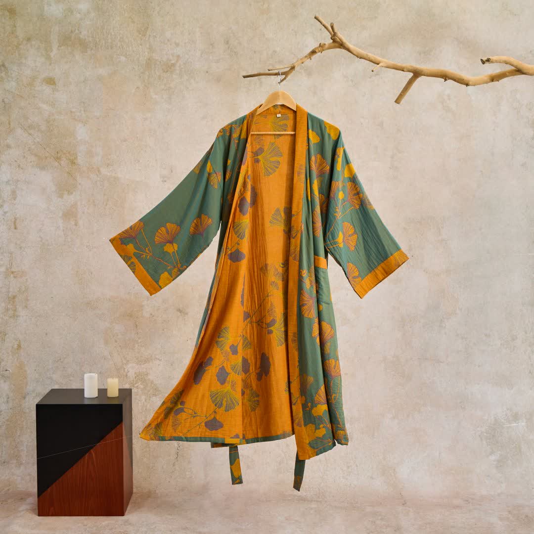 Kimono-badekåpe i fargekombinasjonen grønn og gul