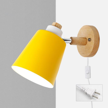 Vegglampe i grå variant med roterbar skjerm