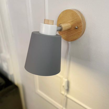 Vegglampe i gang – stilren og funksjonell belysning