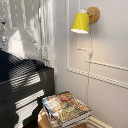 Grå vegglampe – produktbilde mot nøytral bakgrunn