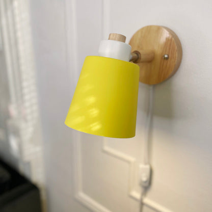 Rosa vegglampe – produktbilde mot nøytral bakgrunn