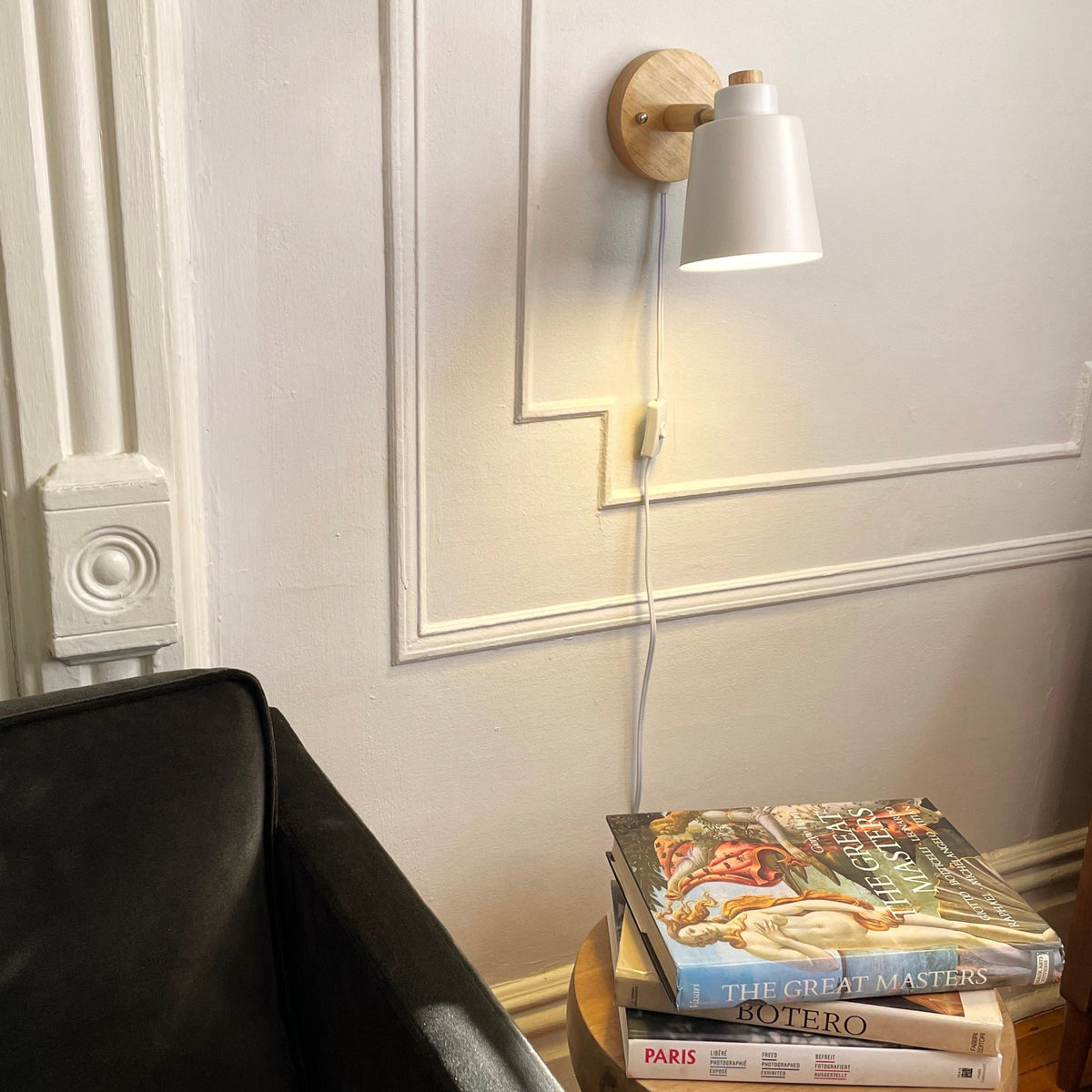 Vegglampe med alle tilgjengelige fargevarianter side om side