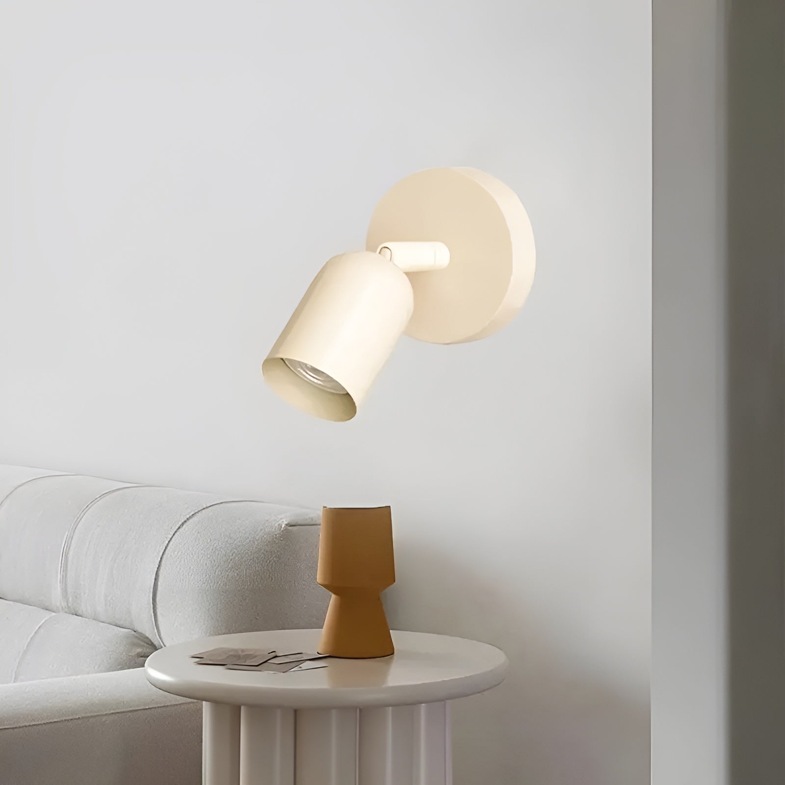 Vegglampe i Nordisk Design – Myke Pastellfarger | Dekorativ Belysning for Stue og Soverom