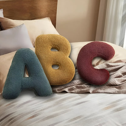 Bokstavpute I Fløyel – Myk Og Dekorativ | A–z Perfekt For Sofa Og Barnerom