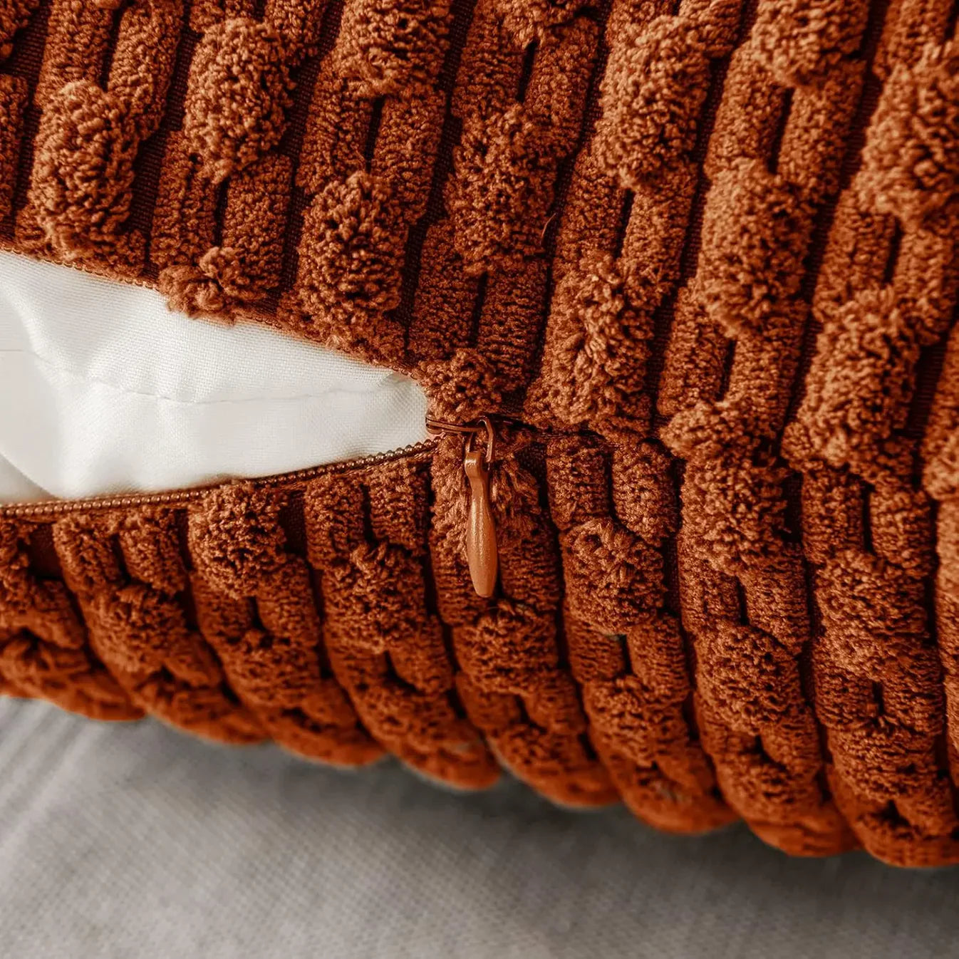 Ribbet Putetrekk i Fløyel – Mykt og Koselig | Dekorativt for Sofa og Seng