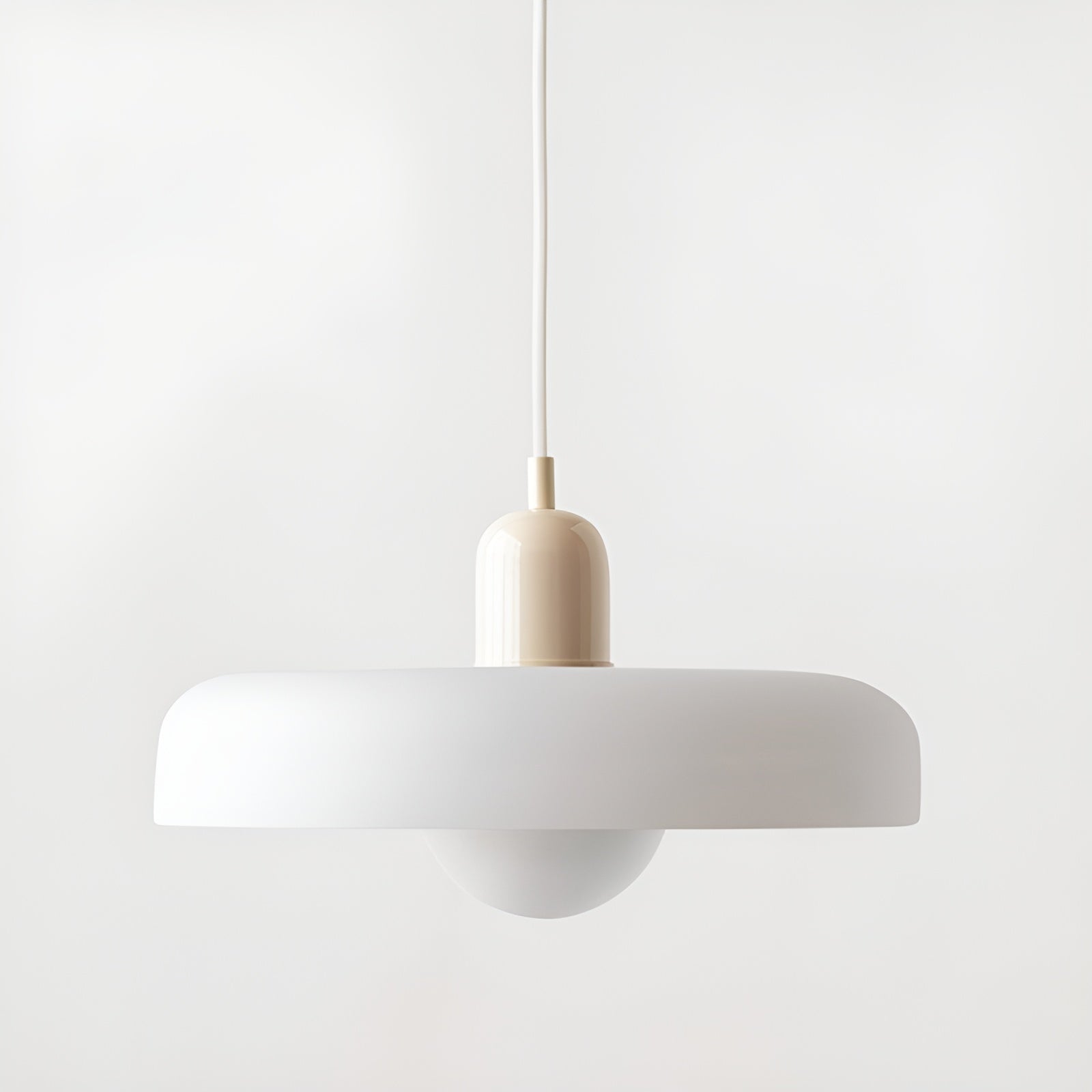 Bilde av Lysfjord Glasspendel – Moderne Eleganse i Tidløst Design fra Velisse