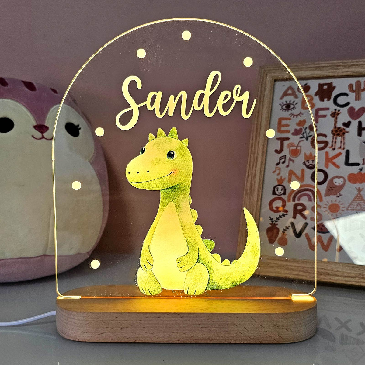 Nattlampe med dinosaurmotiv personalisert med navn