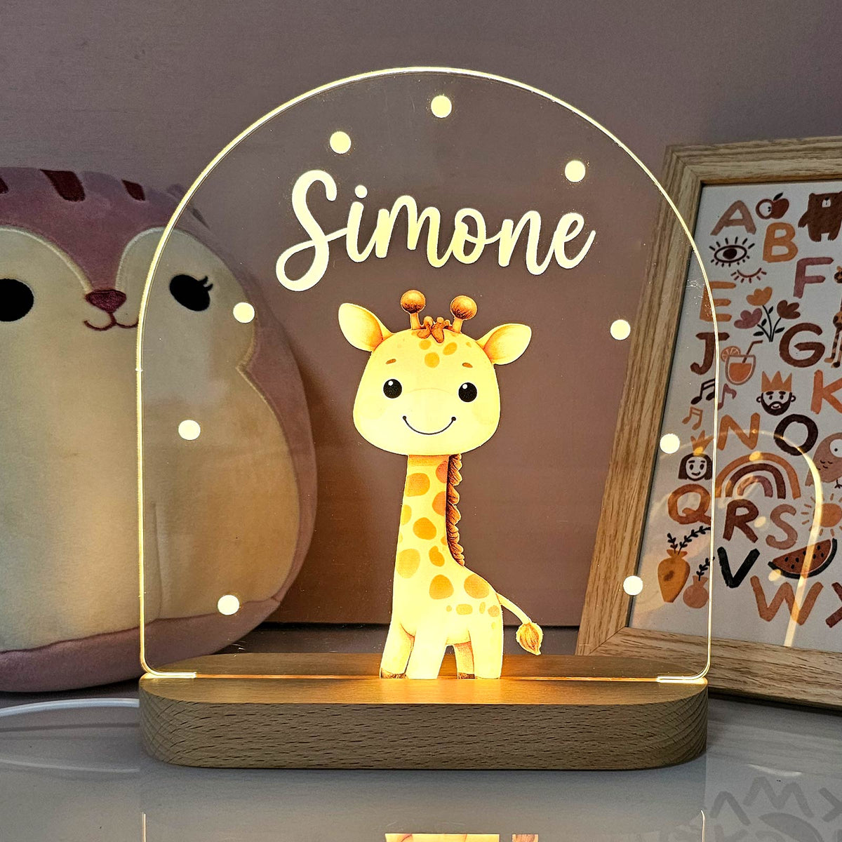 Barnenattlampe med bjørnemotiv og navn