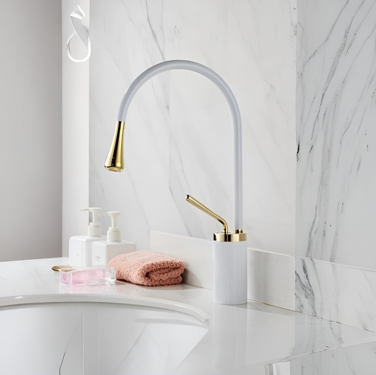 Roterbar Vannkran – Elegant og Moderne | Praktisk for Kjøkken og Bad