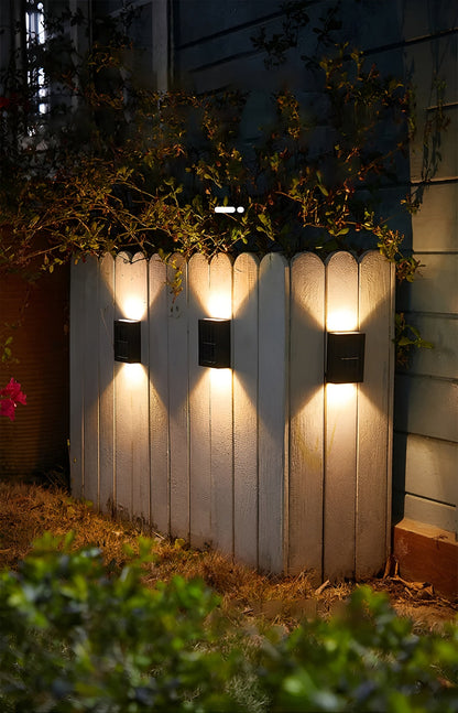 Solcelle Vegglampe – Med Bevegelsessensor | LED Utendørsbelysning for Hus og Hage