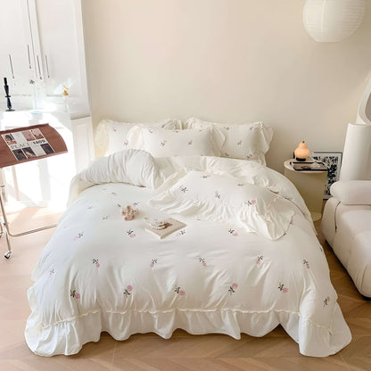 Rosabelle – Dynetrekksett med Brodert Rose (3 Deler)