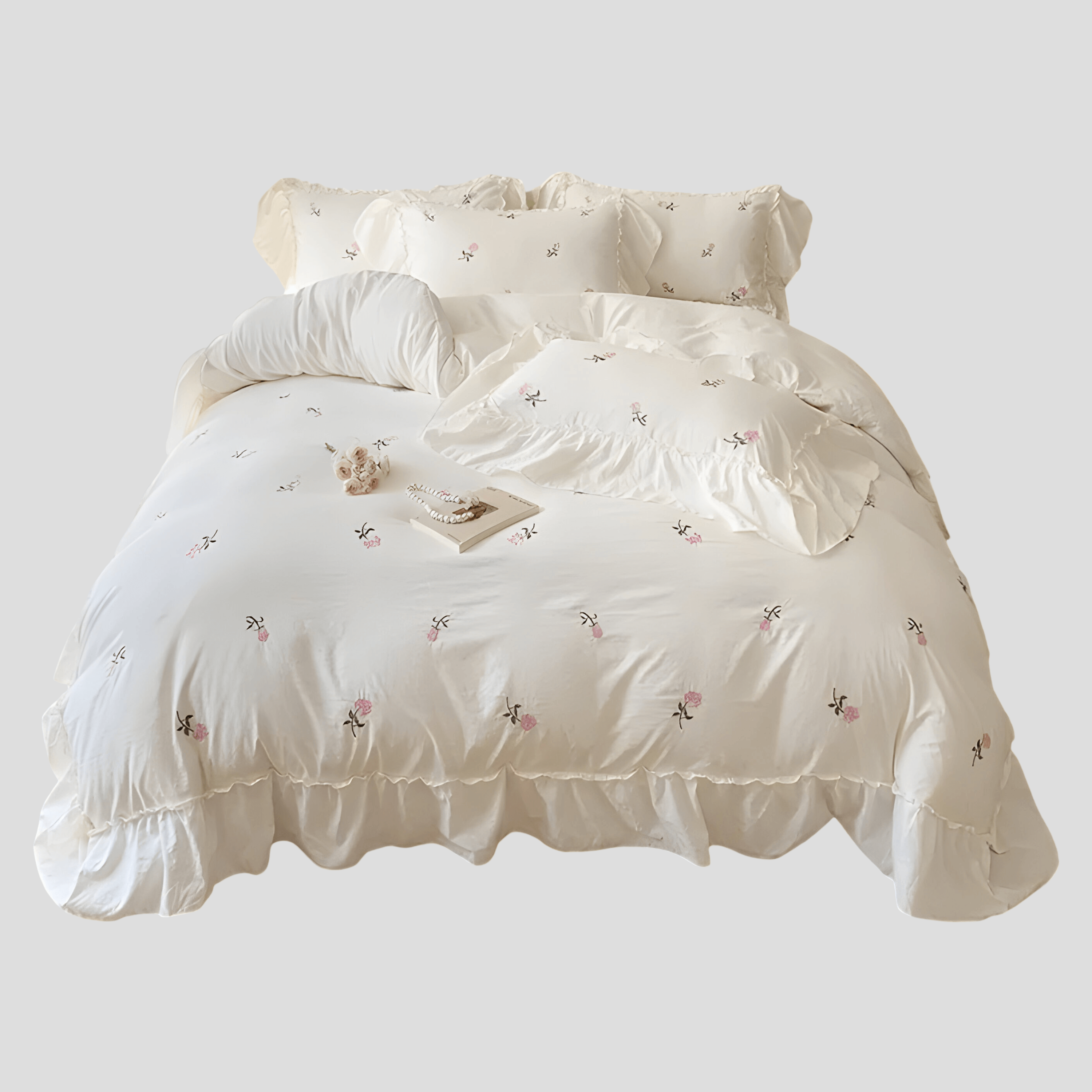 Rosabelle – Dynetrekksett med Brodert Rose (3 Deler)
