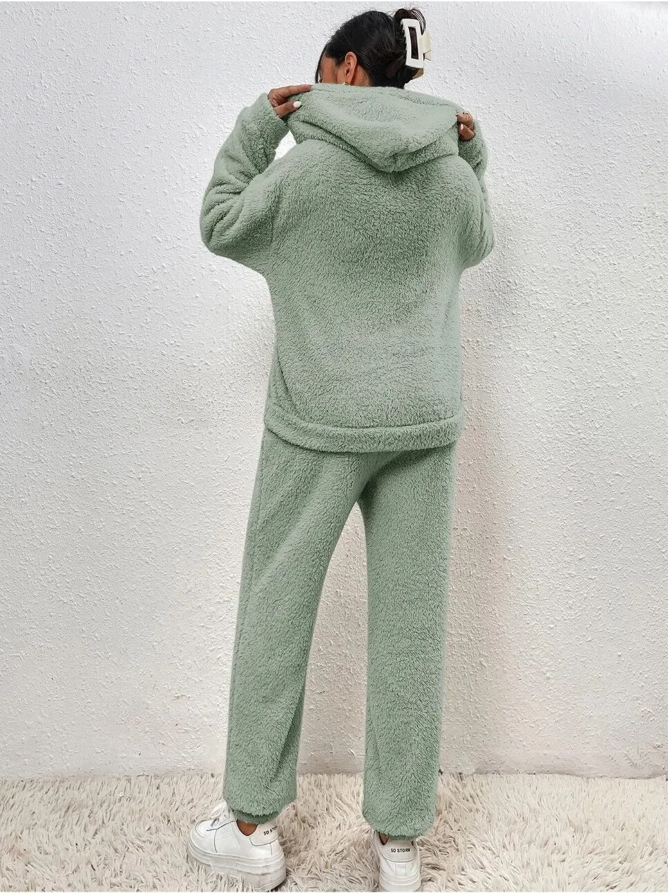 Myk teddydress med kengurulomme – grå loungewear til damer