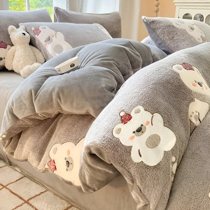 Fløyelssengetøy med Bjørnemotiv – Mykt og Koselig | Perfekt for Høst og Vinter