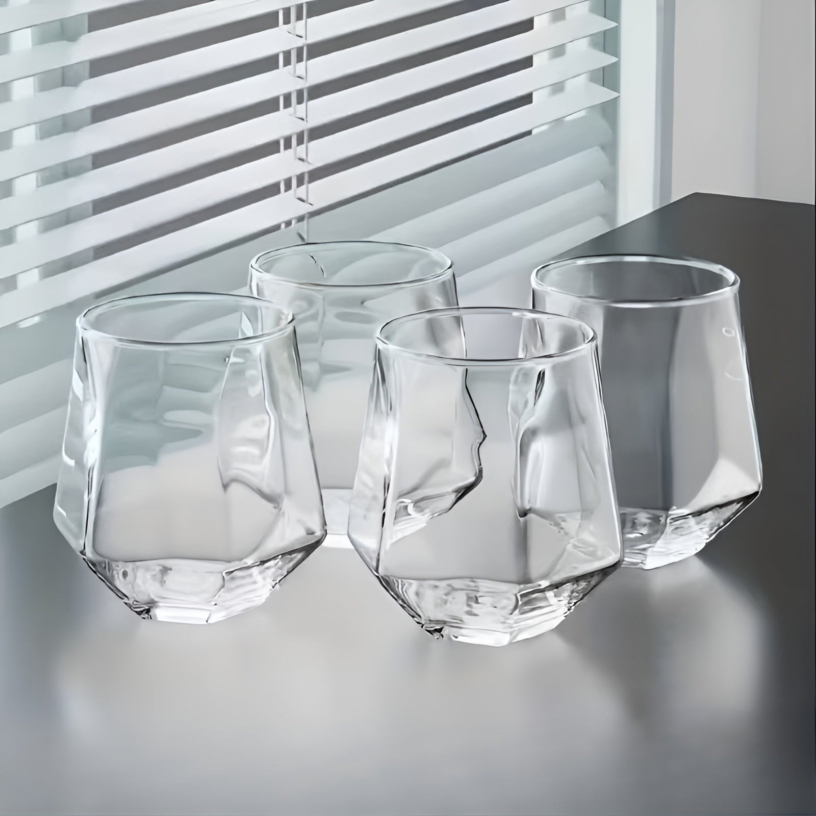 Whiskyglassett I 4 Deler – Geometrisk Design Og Fargerike Tumblerglass | 300 ML, Perfekt Til Whisky, Cocktailer Og Gaver