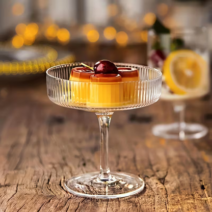 Cocktailglass Med Rillestruktur – Elegant Relieffdesign | Perfekt For Martini Og Margarita