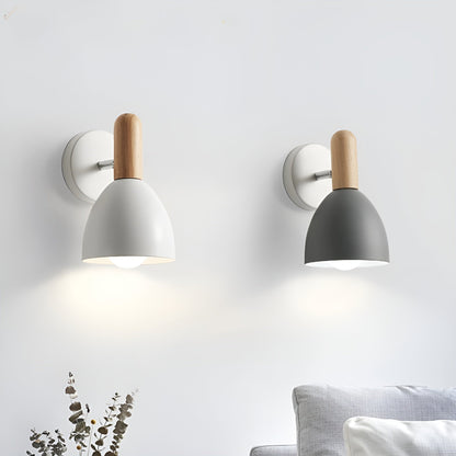 Vegglampe i Naturtre – Gir Varm Belysning | Perfekt til Soverom og Hytte