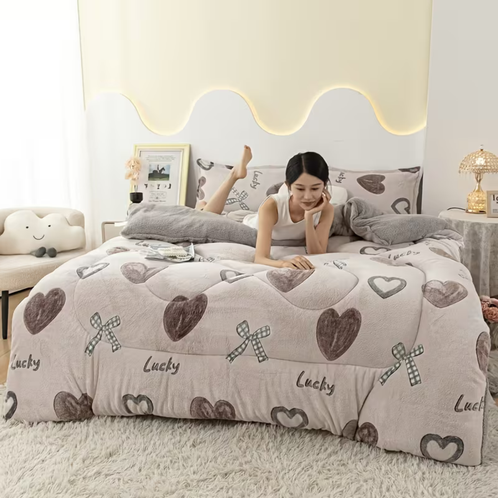 Dobbeltsidig Tofarget Fleeceteppe – Supermyk  Kunstfiberfylling, Ultramyk, Med Hjerte- Og Sløyfemønster