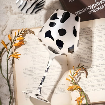 Kunstvoll handgefertigte Weingläser mit Tiermotiven – Tierdesigns mit Kühen Zebras und Leoparden | Rot- und Weißwein