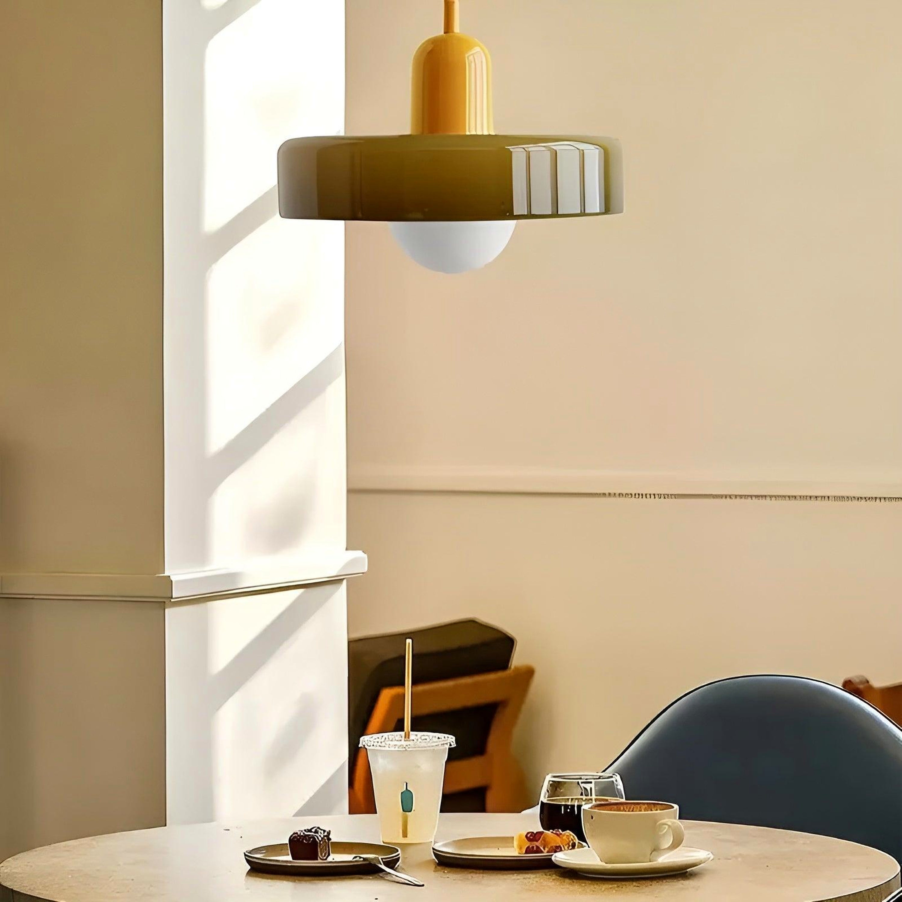 Bilde av Lysfjord Glasspendel – Moderne Eleganse i Tidløst Design fra Velisse