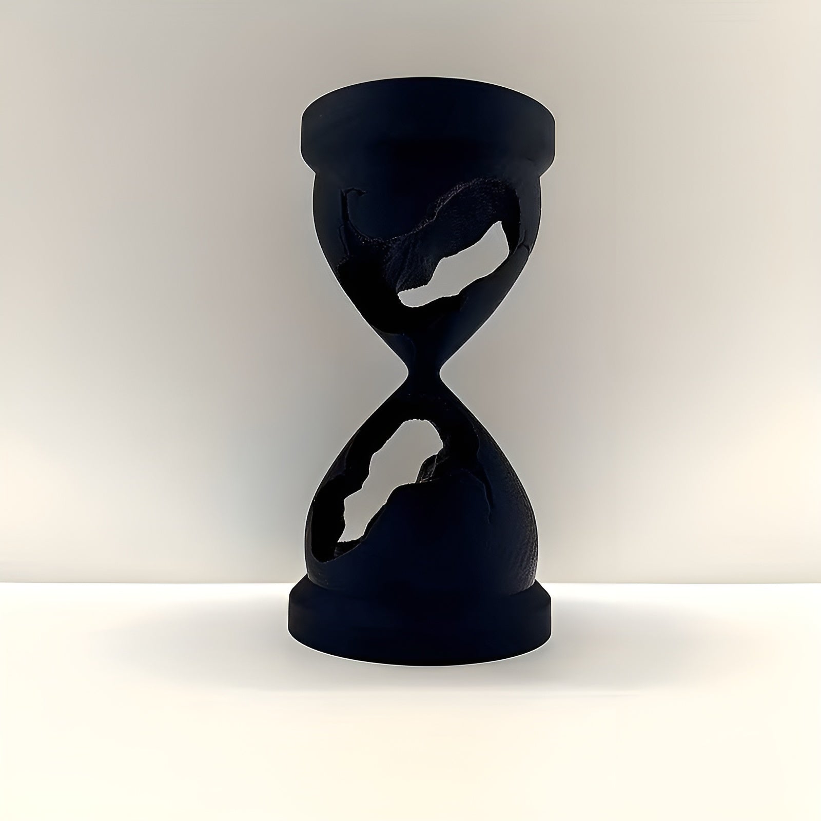 Abstrakt Timeglass Dekorasjon – Minimalistisk og Moderne | Sort Interiør for Hjem og Kontor - Timeglass