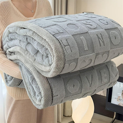 CoralDream Pledd – Varmt Fleece-vinterpledd med Hjerte- og Bokstavmønster på Begge Sider