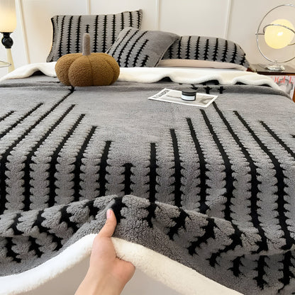 Stripet Fleecepledd – Ekstra Mykt og Varmt | Perfekt for Kalde Vinterdager