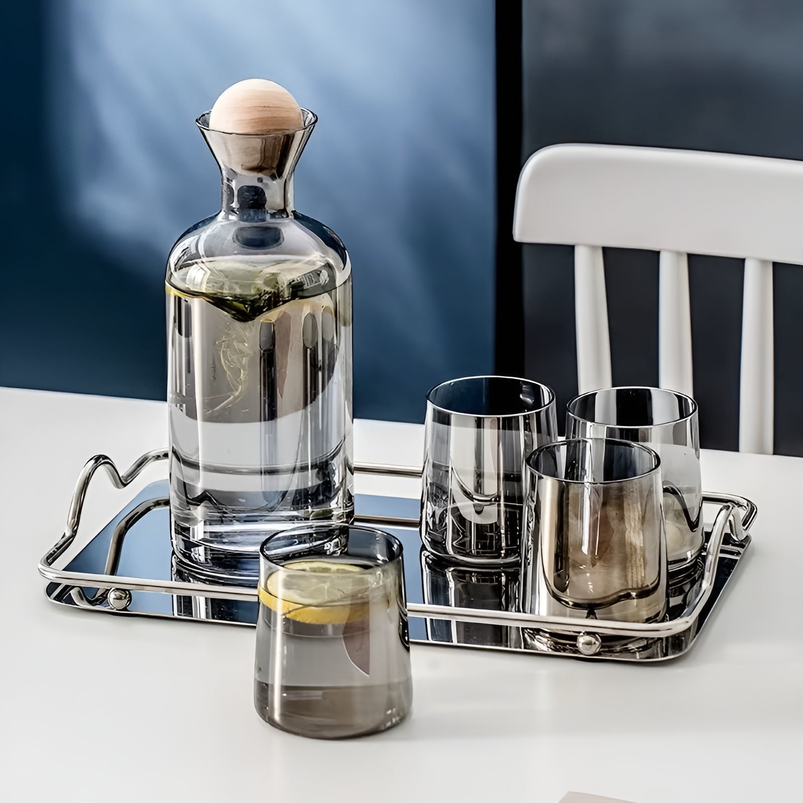Glasskaraffelsett med 4 Glass – Stilrent og Dekorativt | 1,2L med Trelokk Perfekt for Vann og Juice - Karafler