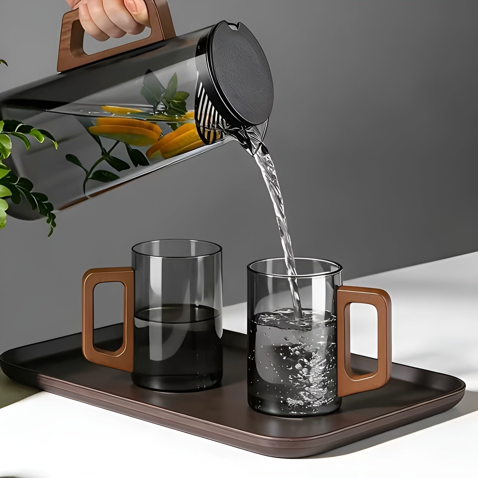 Glasskrussett med Trehåndtak – Varmebestandig og Elegant | Perfekt for Te Vann og Servering - Sett med glass og kopper