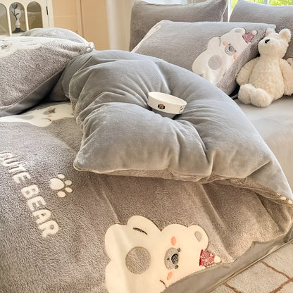 Fløyelssengetøy med Bjørnemotiv – Mykt og Koselig | Perfekt for Høst og Vinter