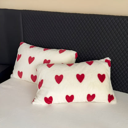 Sengetøysett med Hjertemønster – Mykt og Varmt | Koselig 3-delt Plysjsett i Lys Beige